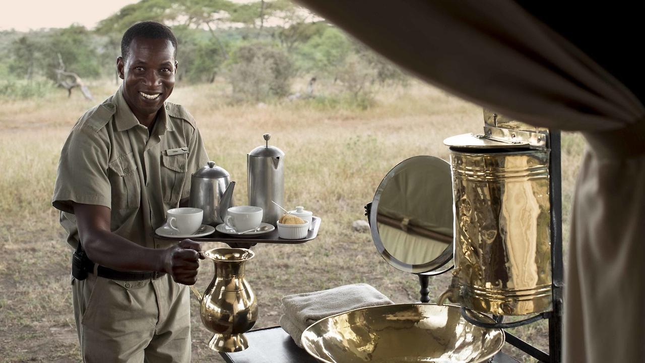 Serengeti-Under-Canvas-outside-basin.jpg