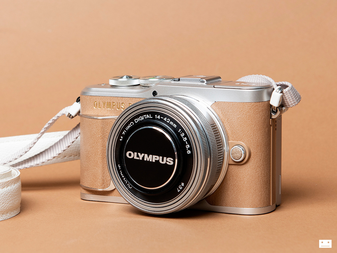 olympus-pen-e-pl9-review-2.jpg