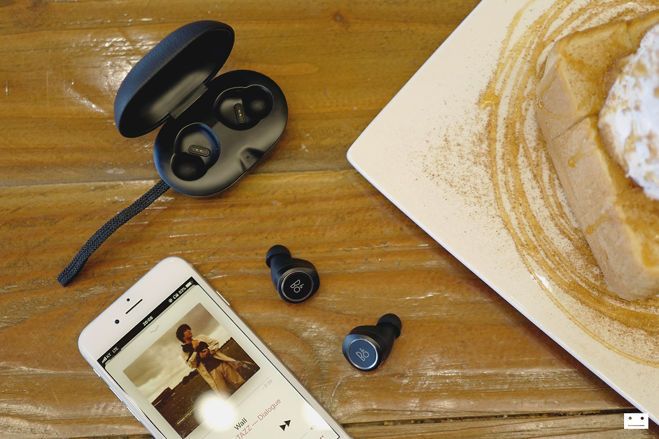 bang-olufsen-beoplay-e8-wireless-bluetooth-earphone-review-9.jpg