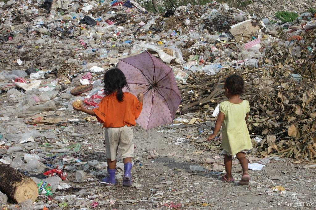 Children-walking-in-the-dump_Burma Link.jpg