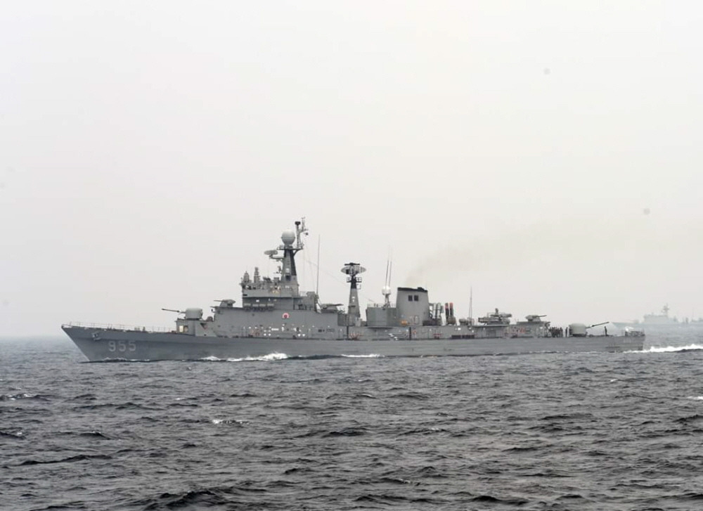 마산함 기동.jpg