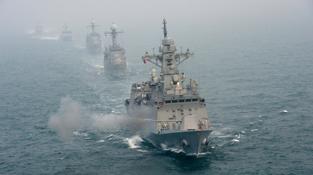 호위함 기동훈련.jpg