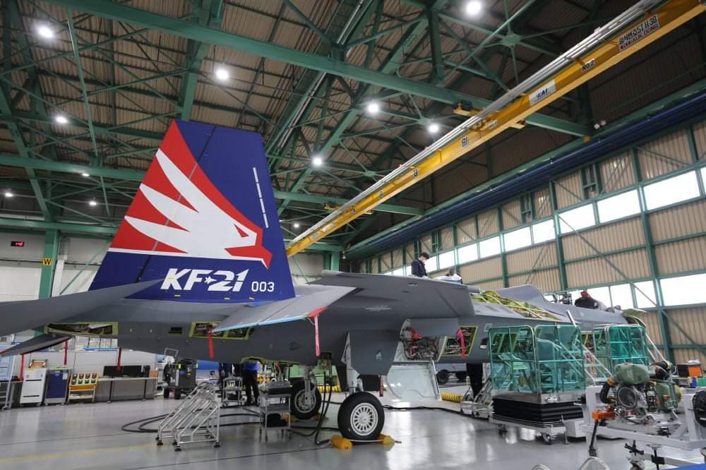 KF-21 AESA (2).jpg