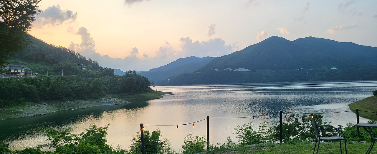 9. 숙소 뒤뜰.jpg