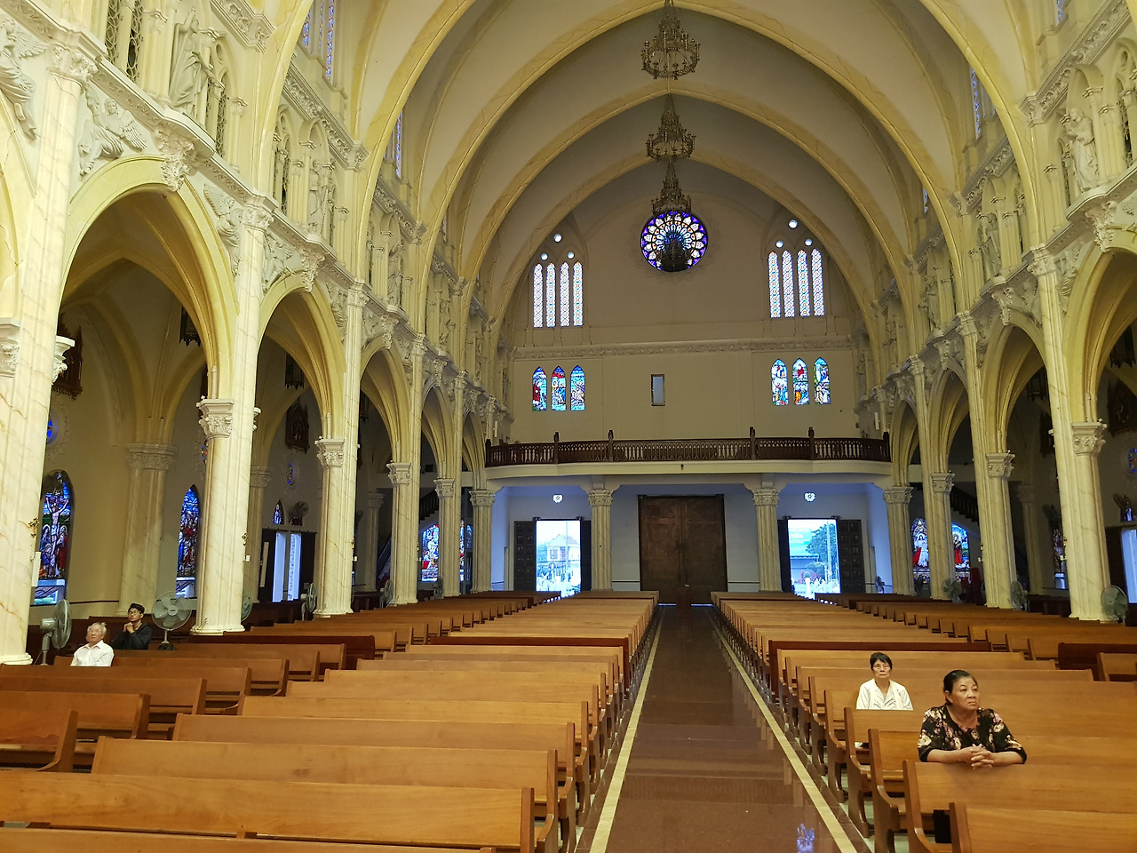 푸미  song vinh 성당 (44).jpg