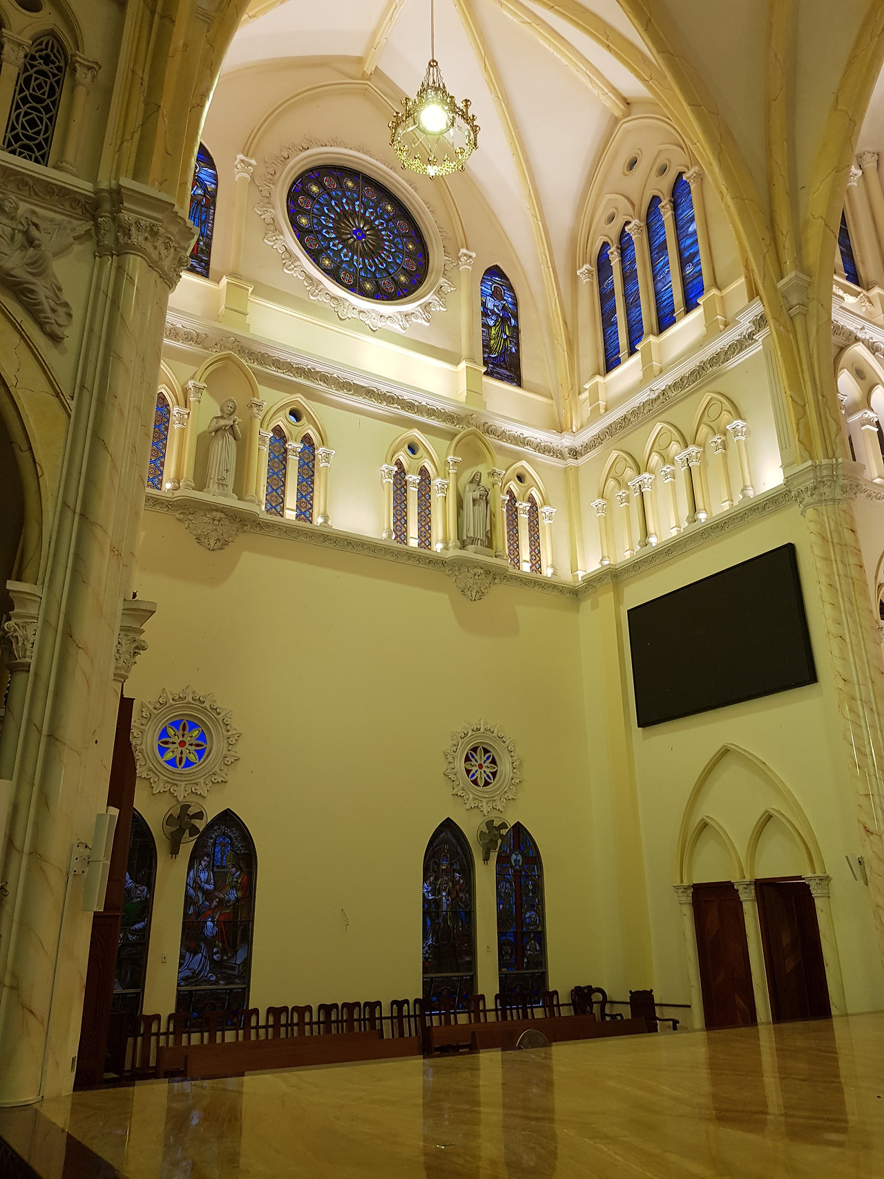 푸미  song vinh 성당 (42).jpg