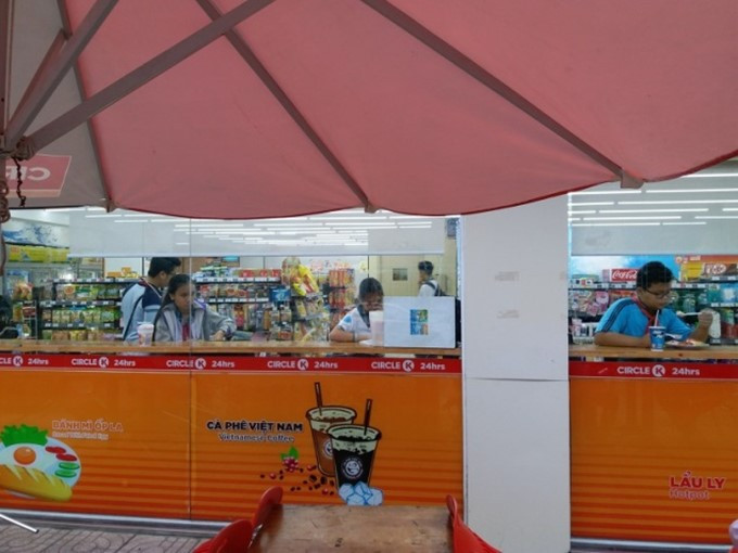 편의점 학생 5.jpg