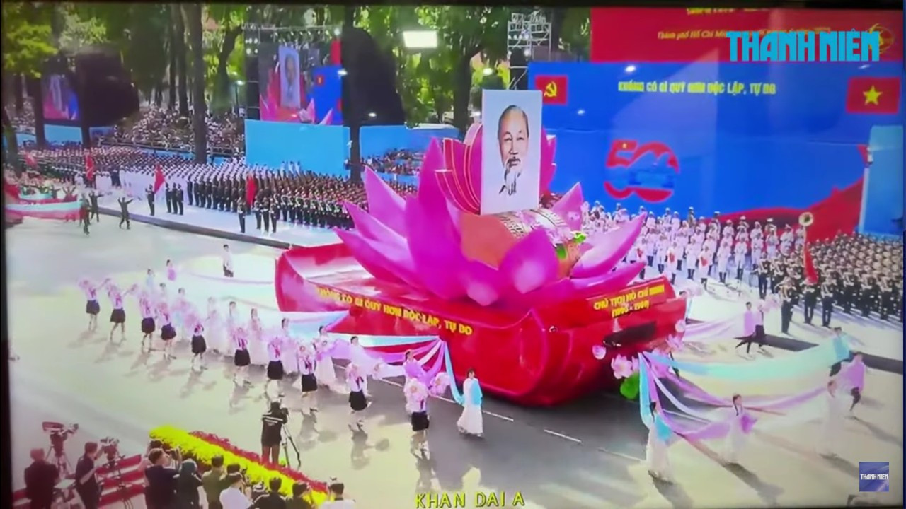 50주년 해방절 군사 퍼레이드.jpg