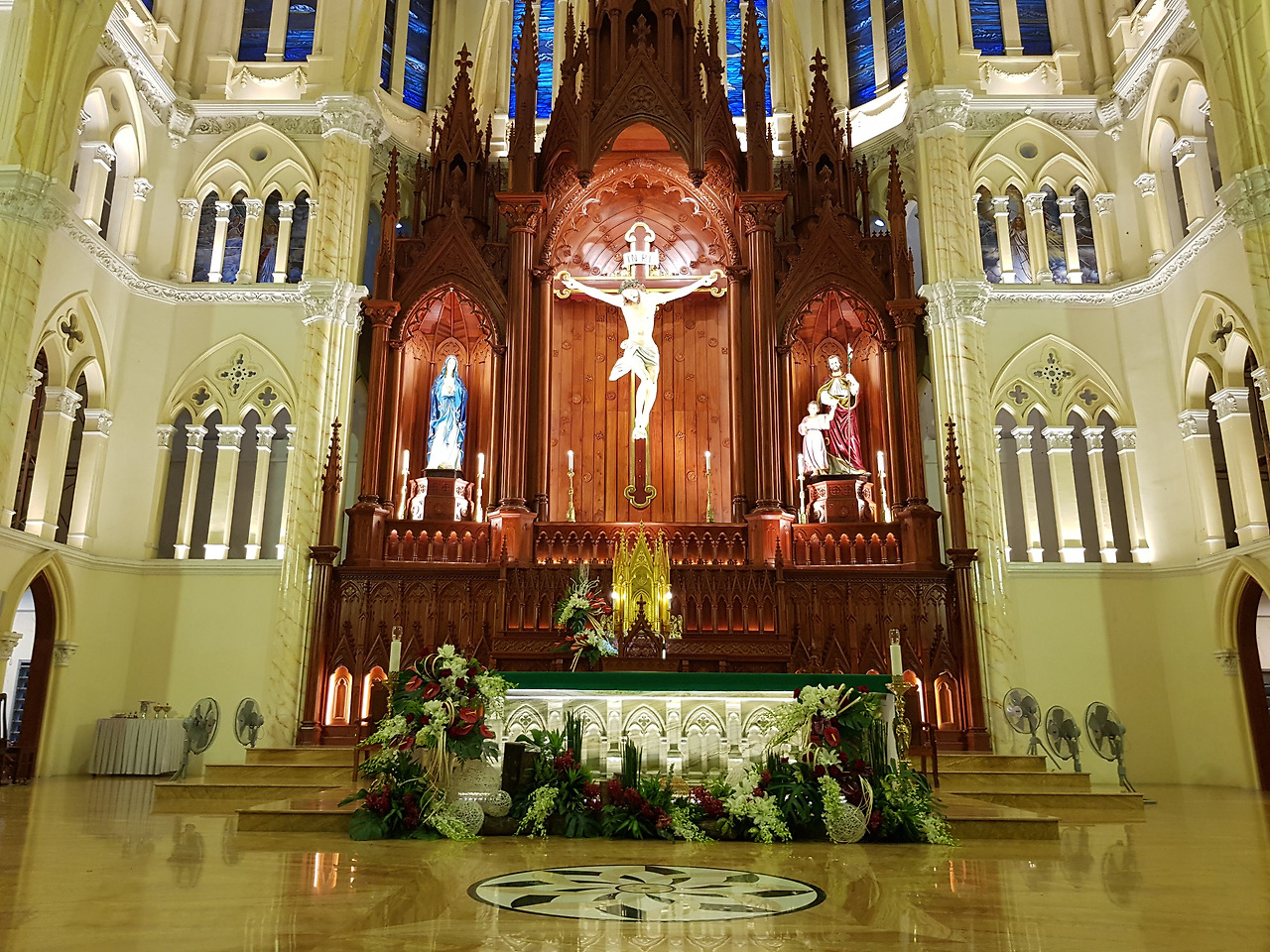 푸미  song vinh 성당 (39).jpg