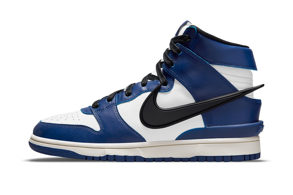 https___kr.hypebeast.com_files_2021_05_ambush-nike-dunk-high-deep-royal-blue-cu7544-400-release-info-ft.jpg