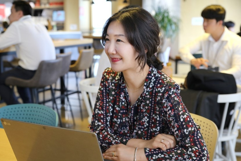 웹용_강희경 여기어때 캠페인마케팅팀장 (2).jpg