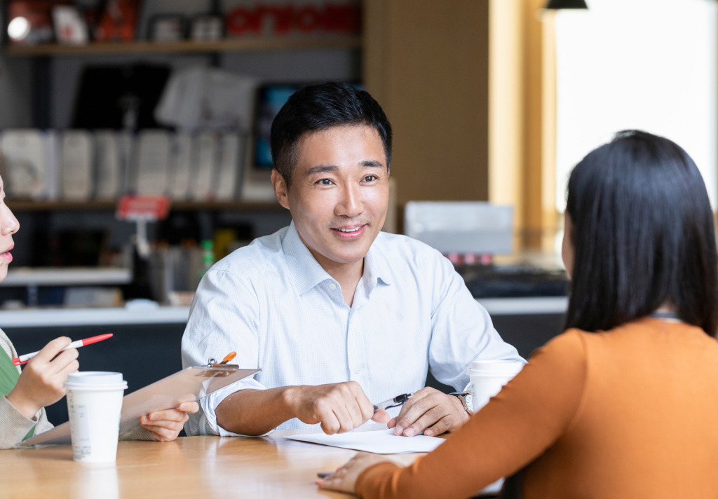 축소_CEO 프로필사진 (6).jpg