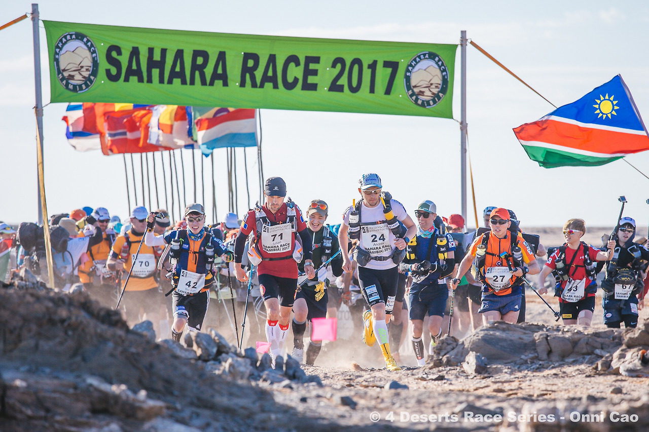 사막 마라톤 시작 (1).jpg