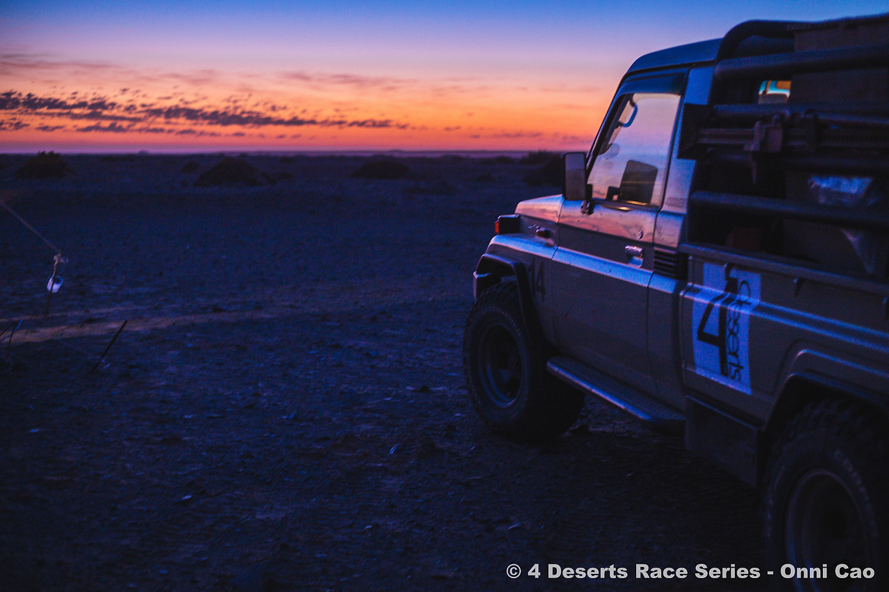 사막의 노을.jpg