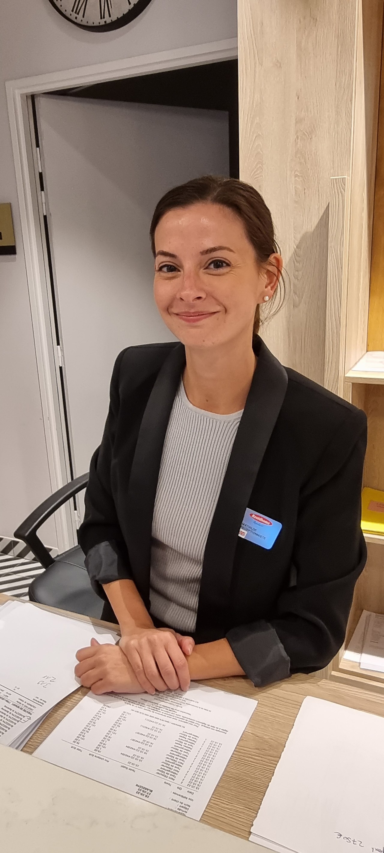 PARIS tour hotel desk-beauty.jpg