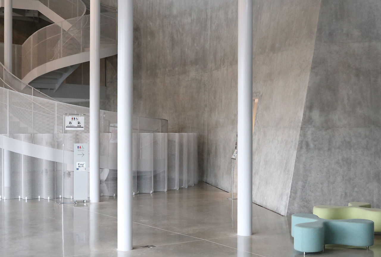 Tsuruoka Cultural Hall_SANAA2.jpg