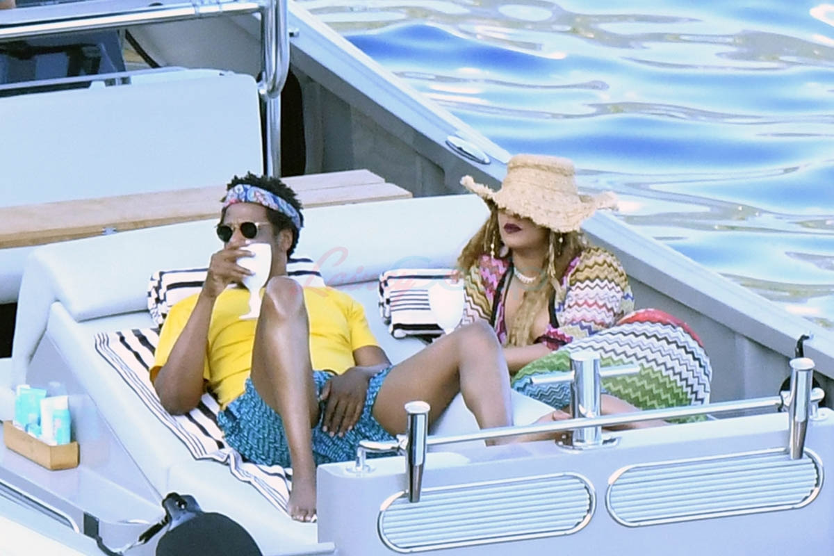 jay_z_yacht.jpg
