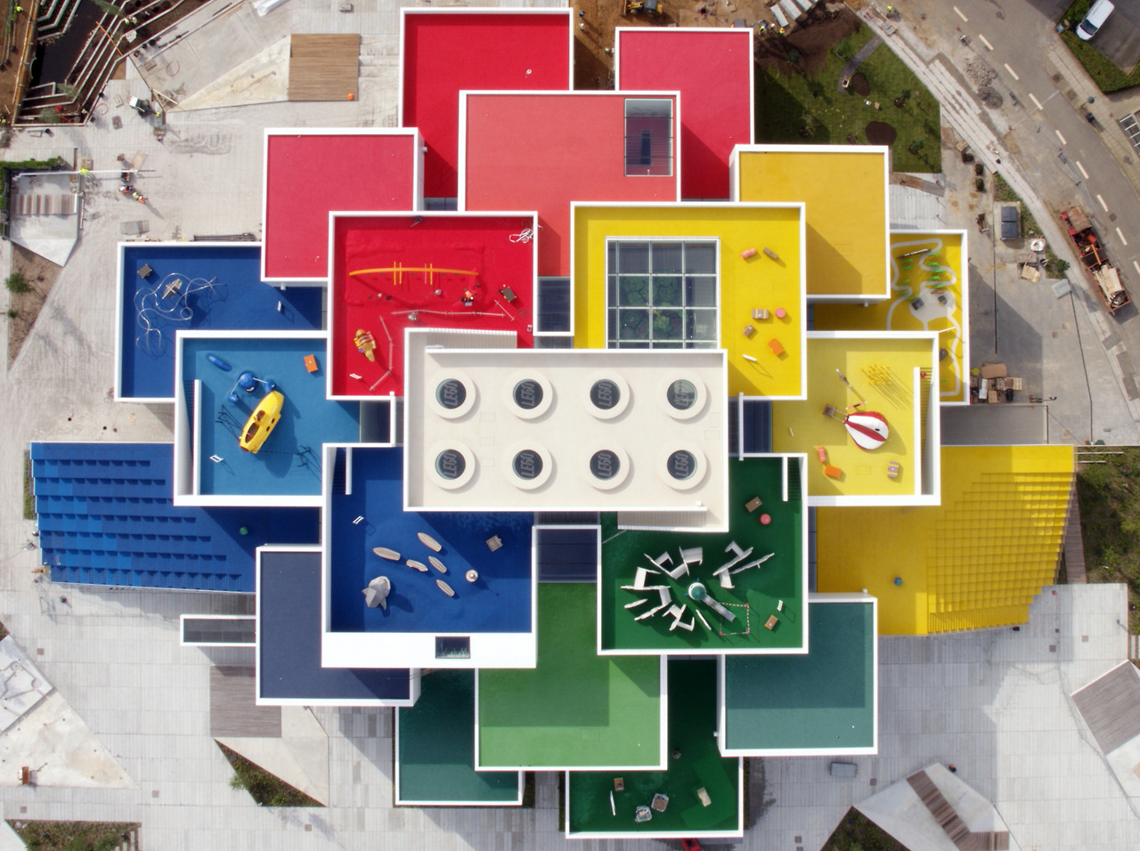 HighRes_2017-LEGO-House_above.jpg