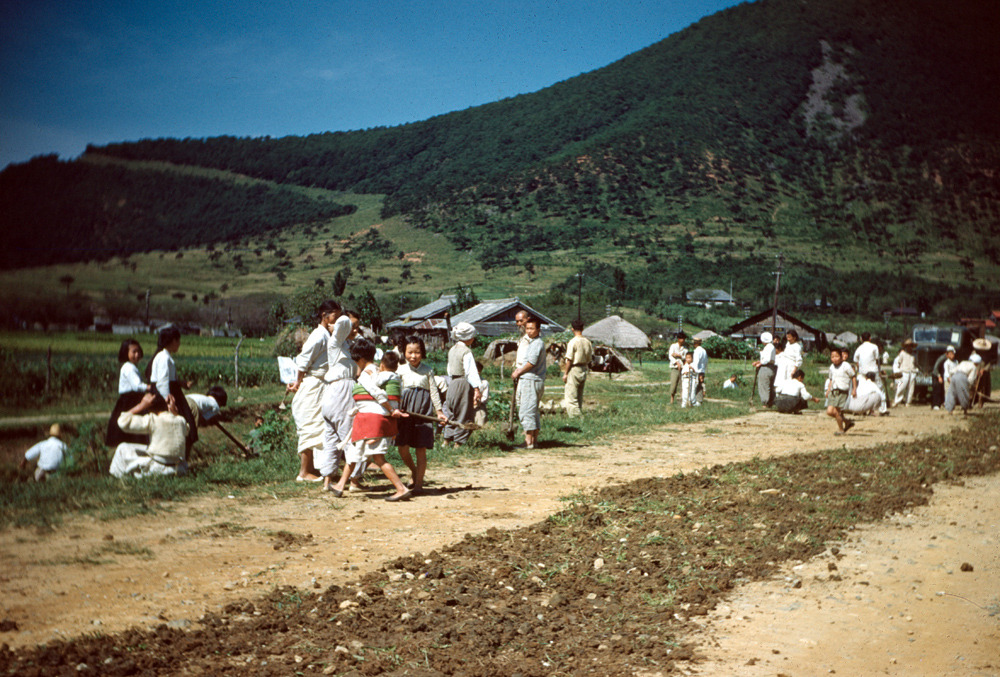 chinhae-korea-sept-1950_36512329925_o.jpg