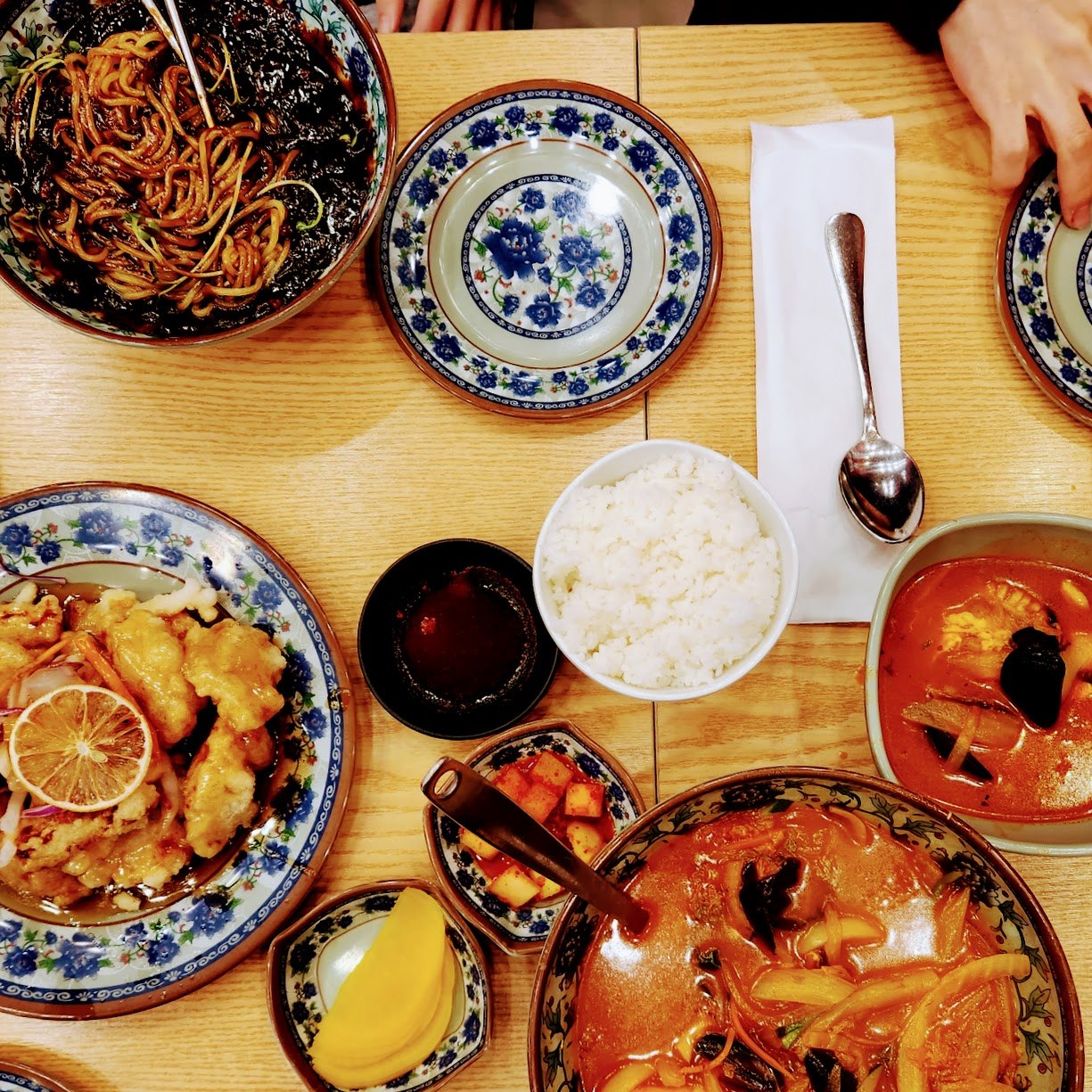 짜장면이냐 짬뽕이냐_정사각형.jpg