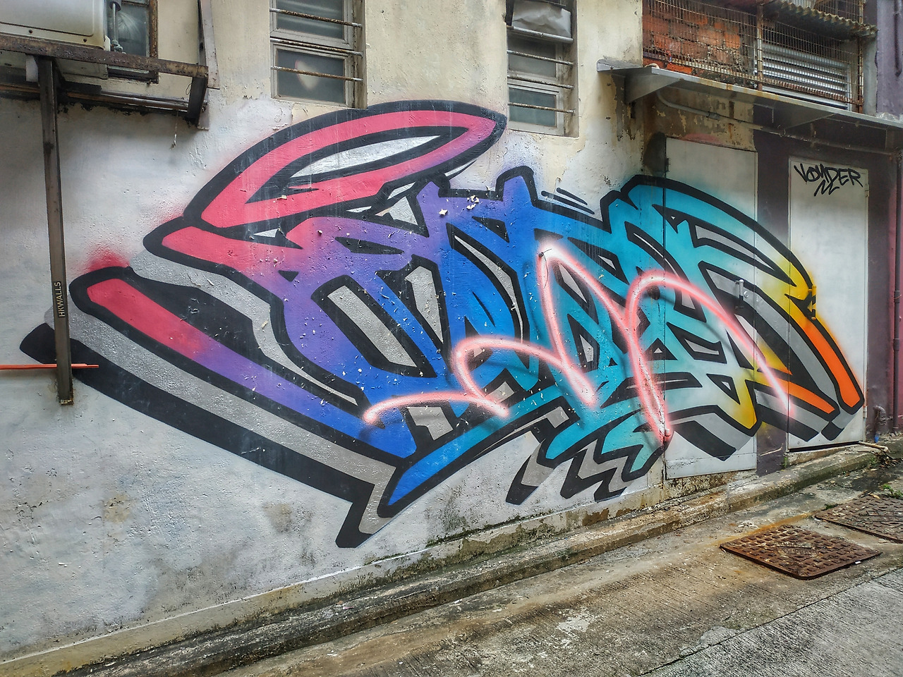 6. Voyder 벽화 (2018)_Tai Ping Shan St & Water Ln.jpg