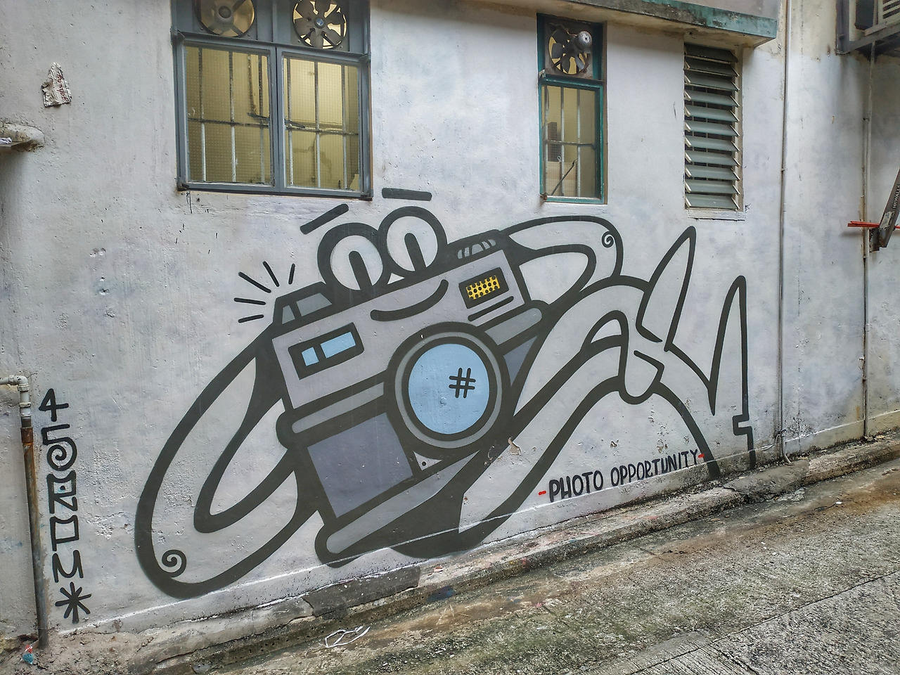 5. 45RPM 카메라 벽화(2018)_Tai Ping Shan St & Water Ln.jpg