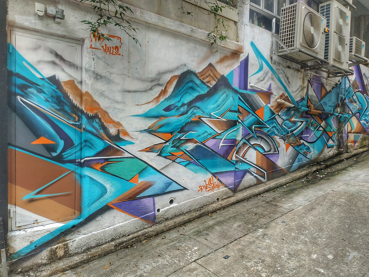 9. WEST one 벽화 (2018)_Tai Ping Shan St & Water Ln.jpg