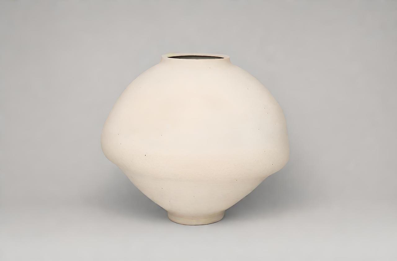 A moon jar not a min (2).jpg