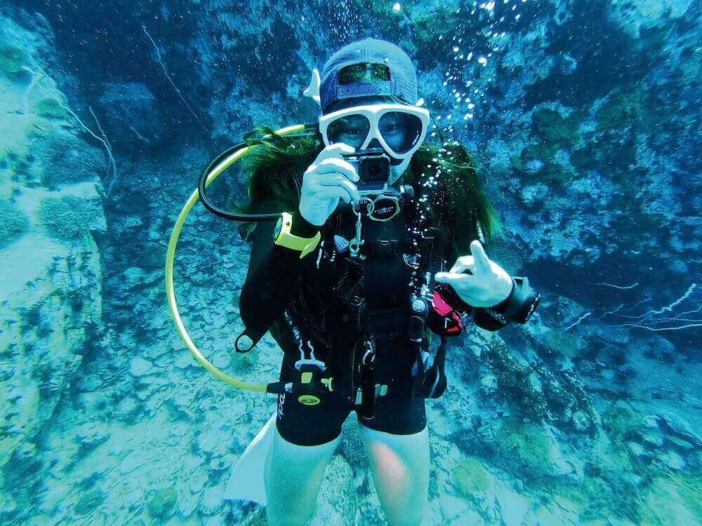 커리지인 스쿠버다이빙 강사 제나1.jpg