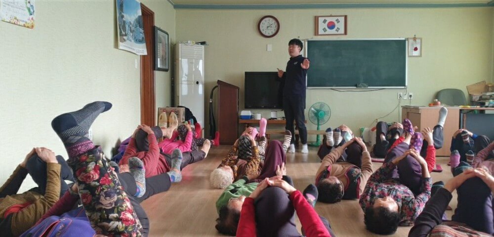 커리지인 노인 운동 레크리에이션 강사 박민수1.jpg