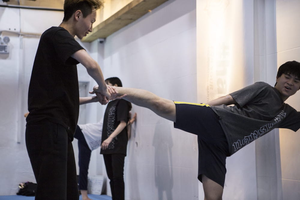 커리지인 아크로바틱 마샬아츠 트릭킹 파쿠르 한사부3.jpg