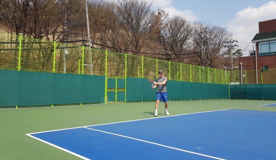 커리지인 테니스 코치 오수빈2.jpg