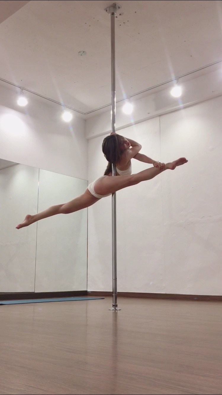 커리지인 폴댄스 강사 김쿄쿄3.jpg