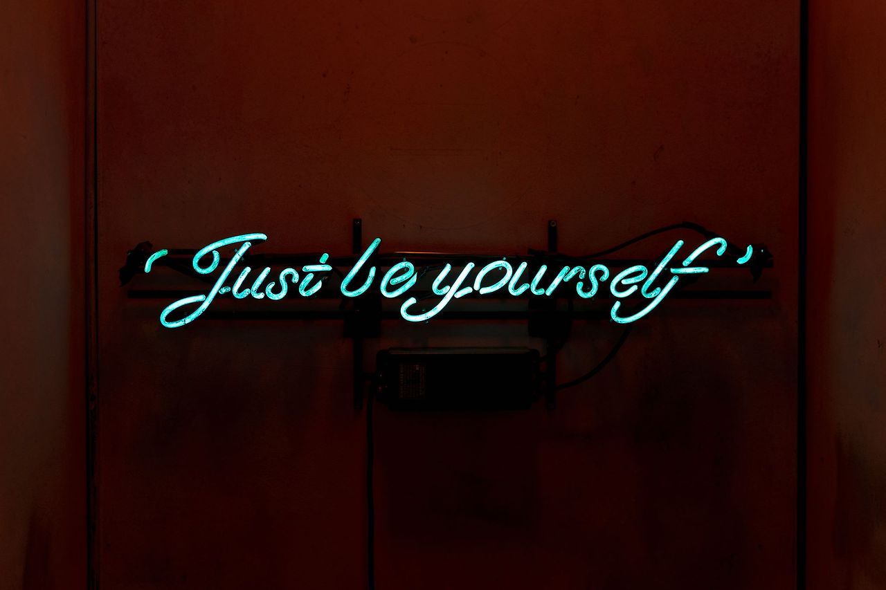 9. 2018 공간 사진_문구 2 (1).jpg