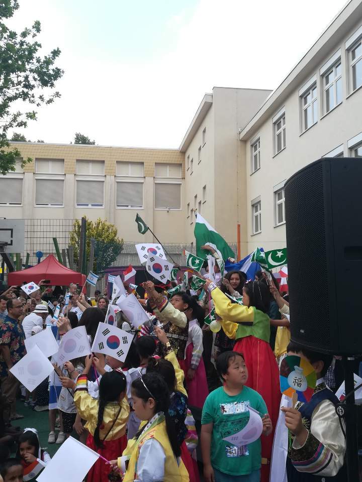 인터내셔널데이 퍼레이드.jpg