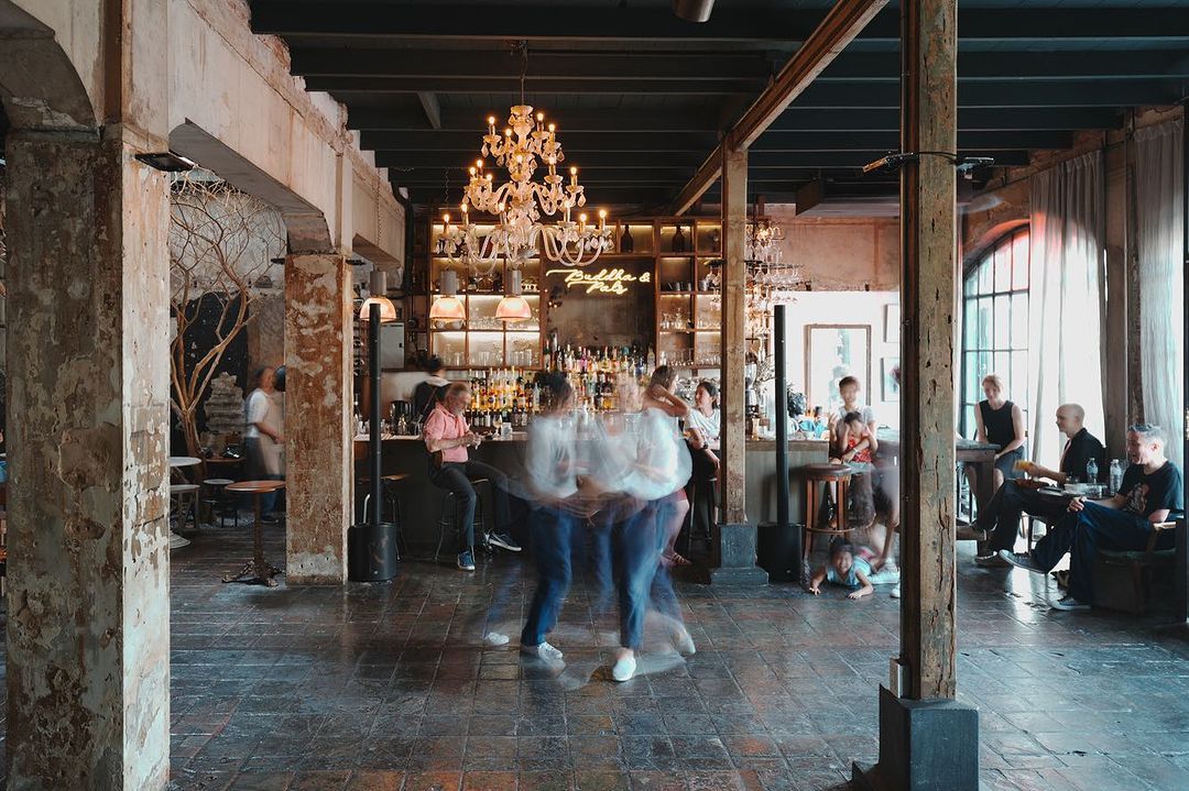 Swing like there’s no tomorrow!Sunday Swing at Buddha & Pals every Sunday from 2-5 PM@sawasdeeswing Credit photo   @gift.of.light @sawasdeeswing …#BuddhaAndPals #SwingDance #SundaySwing #Jazz #SawasdeeSwing.jpg