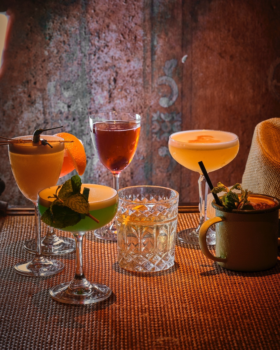 Shake, sip, repeat! Our cocktail collection is here to turn your Monday night into a fiesta. Choose your flavor, gather your crew, and let's start this week the right way- on the dance floor!   #havanasocialbkk #sohohospitality.jpg