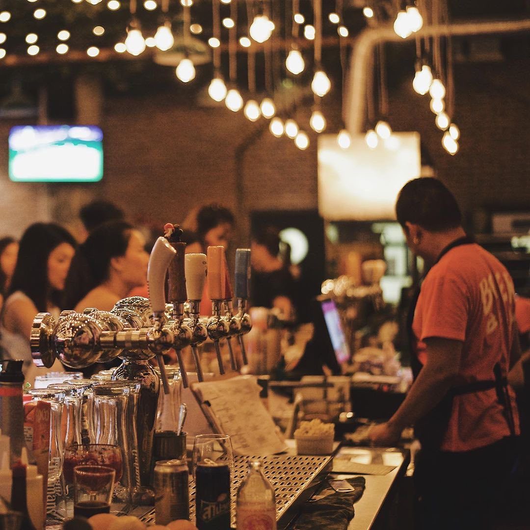 Beer Belly เปิดทุกวันนะ แอดไลน์ @72courtyard หรือกดลิ้งค์ใน bio เพื่อสำรองโต๊ะและสอบถามโปรโมชั่นEveryday at @b.jpg