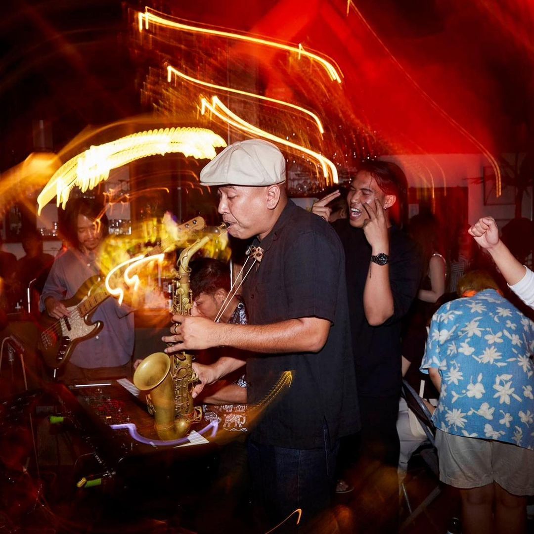 It’s Saturday , everybody dance! …#Buddhaandpals #livemusic #livejazz #jazz.jpg