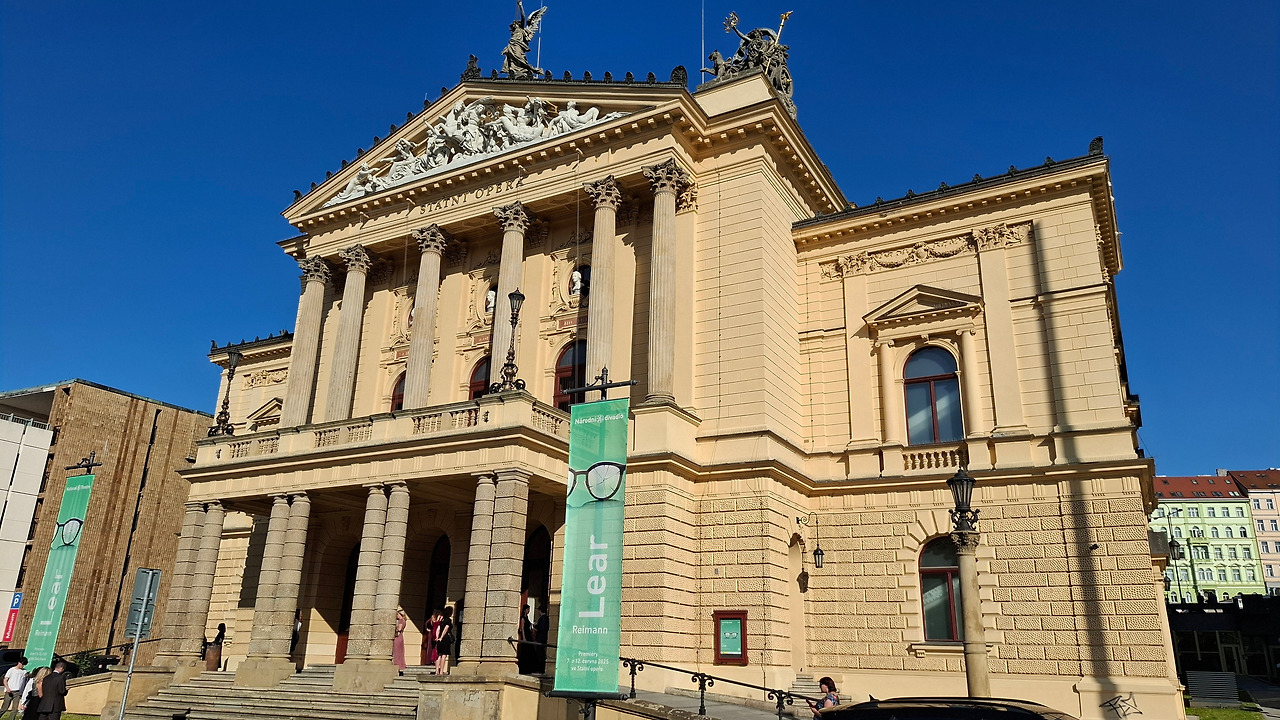Prague State Opera 05.jpg