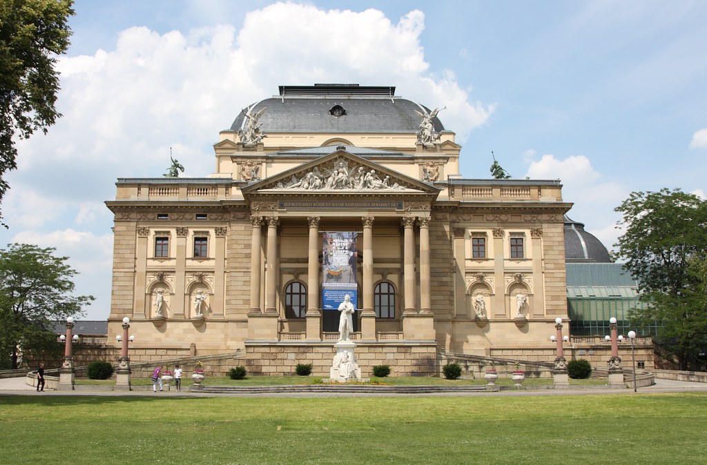 Wiesbaden Opera House 01.jpg
