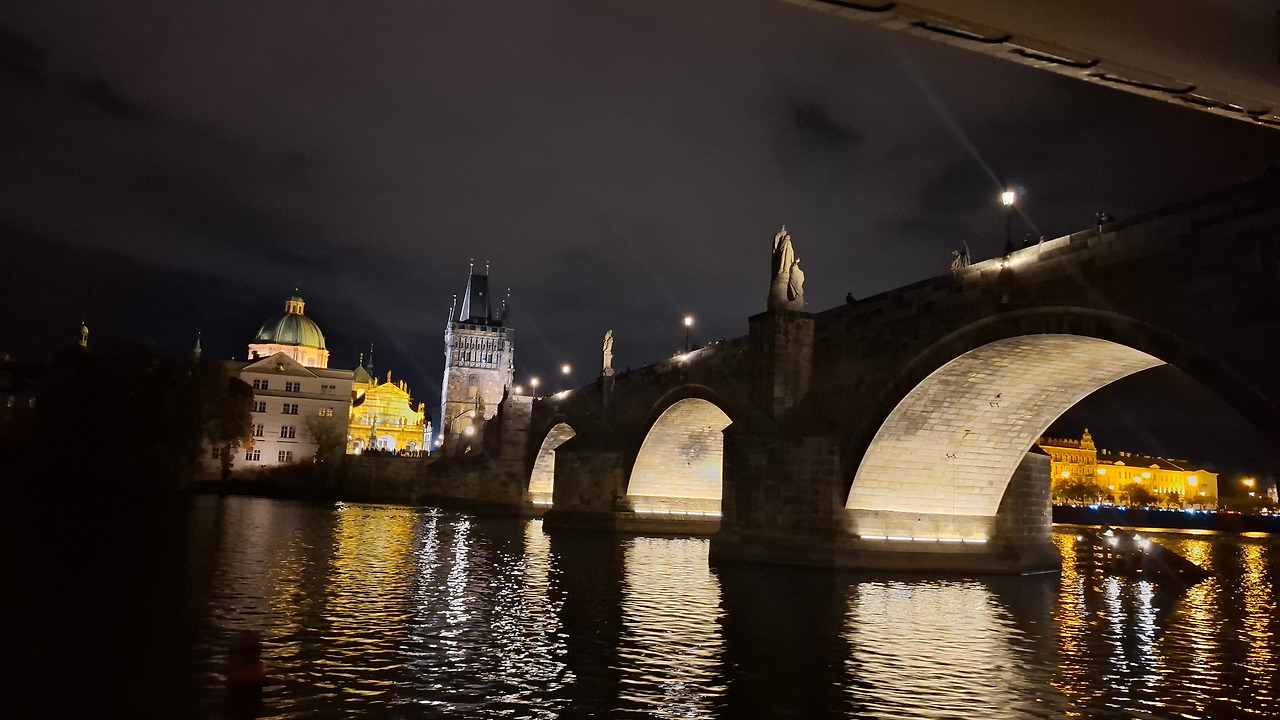 블타바강 야경 04.jpg