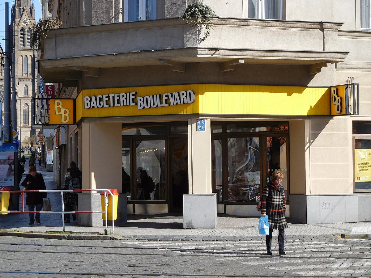 1200px-Praha_Vinohrady_Jugoslavska_10_Bageterie_Boulevard.jpg