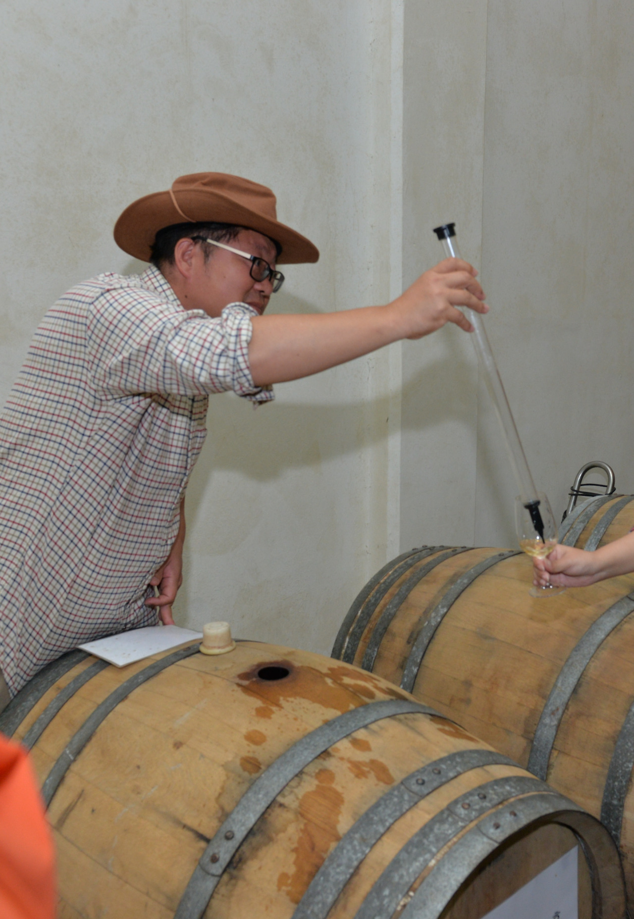 2. 예산사과와이너리_오크통_출처예산사과와이너리.jpg
