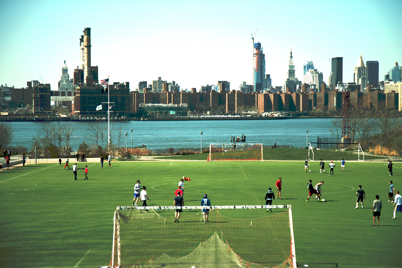 맨하탄 뷰 축구경기장 블.jpg