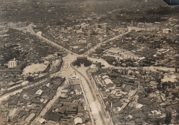 1940년대 초 촬영된 남대문시장 일대 항공사진 (사진=서울역사박물관).jpg