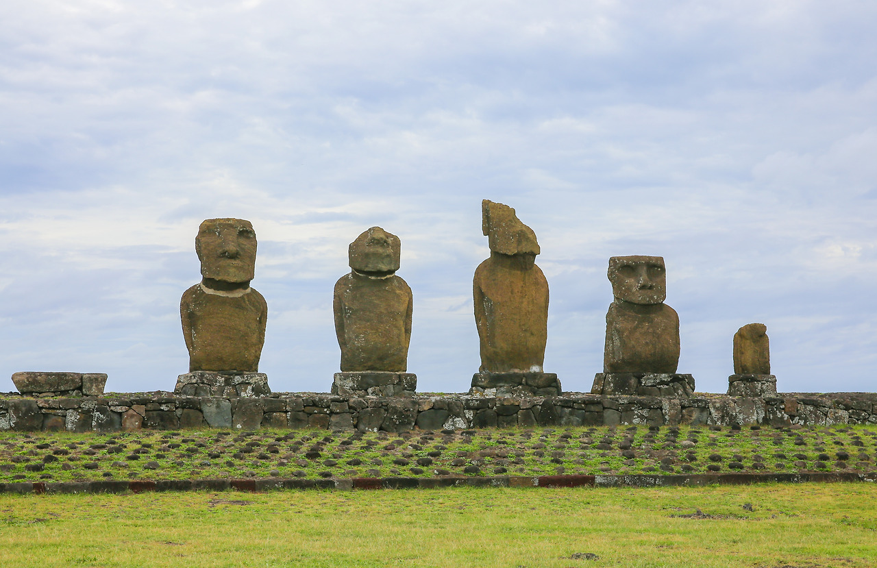 이스터섬의 모아이들 (1).jpg