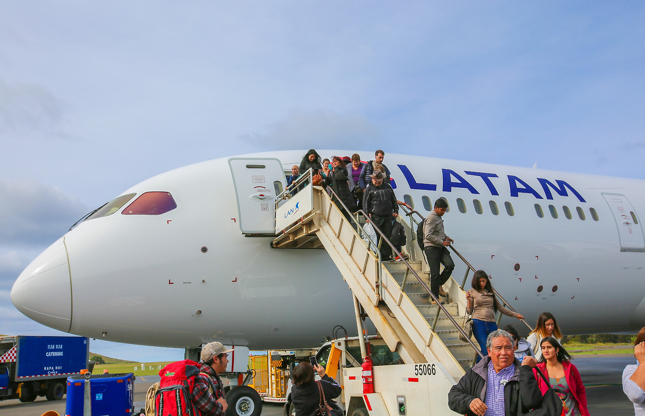 이스터섬 공항 (1).jpg