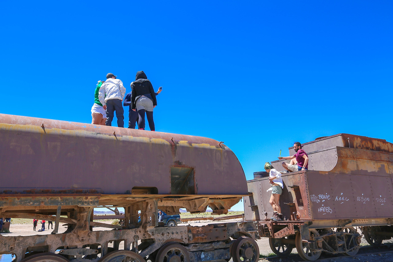 3 우유니 기차무덤 (2).jpg