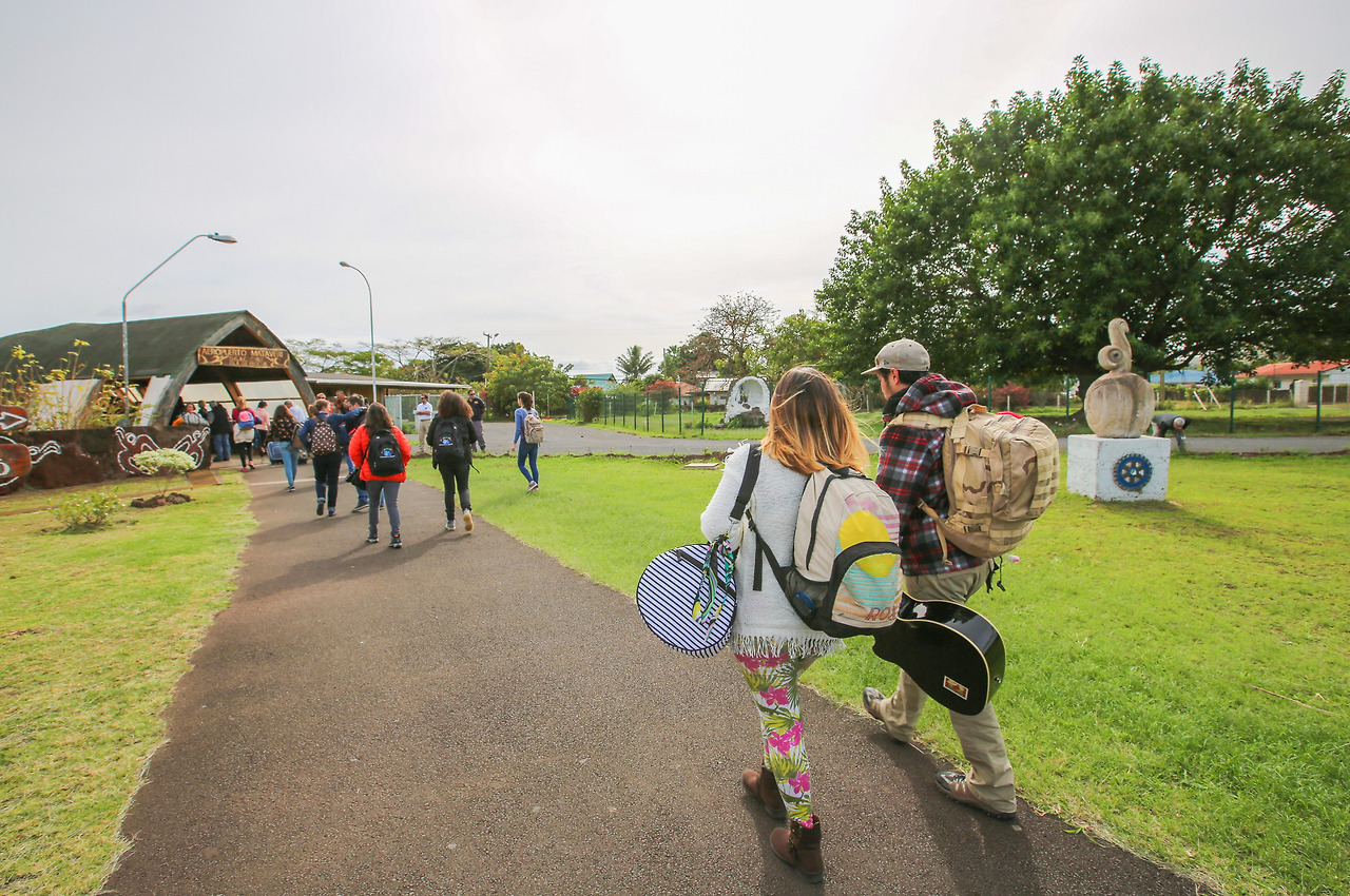 이스터섬 공항 (2).jpg
